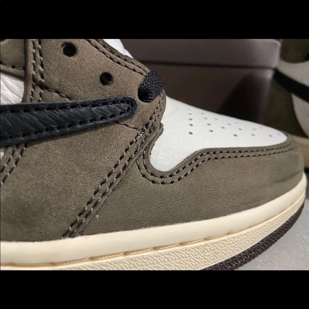 Jordan 1 Retro High Travis Scott Size 10 Men - Picture 6 of 8